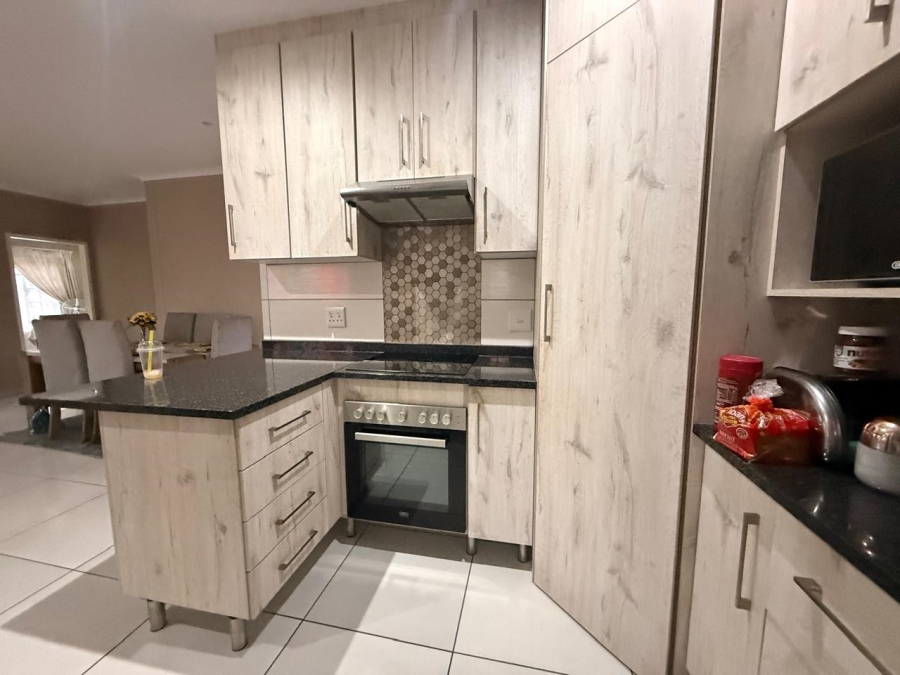 3 Bedroom Property for Sale in Waterkloof East North West